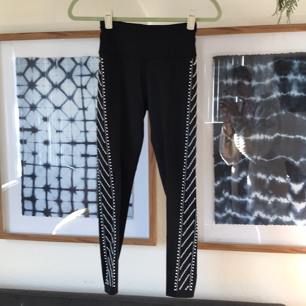 NWOT Victoria’s Secret leggings with pearl detail